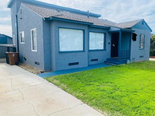 Los Angeles House | Faith House