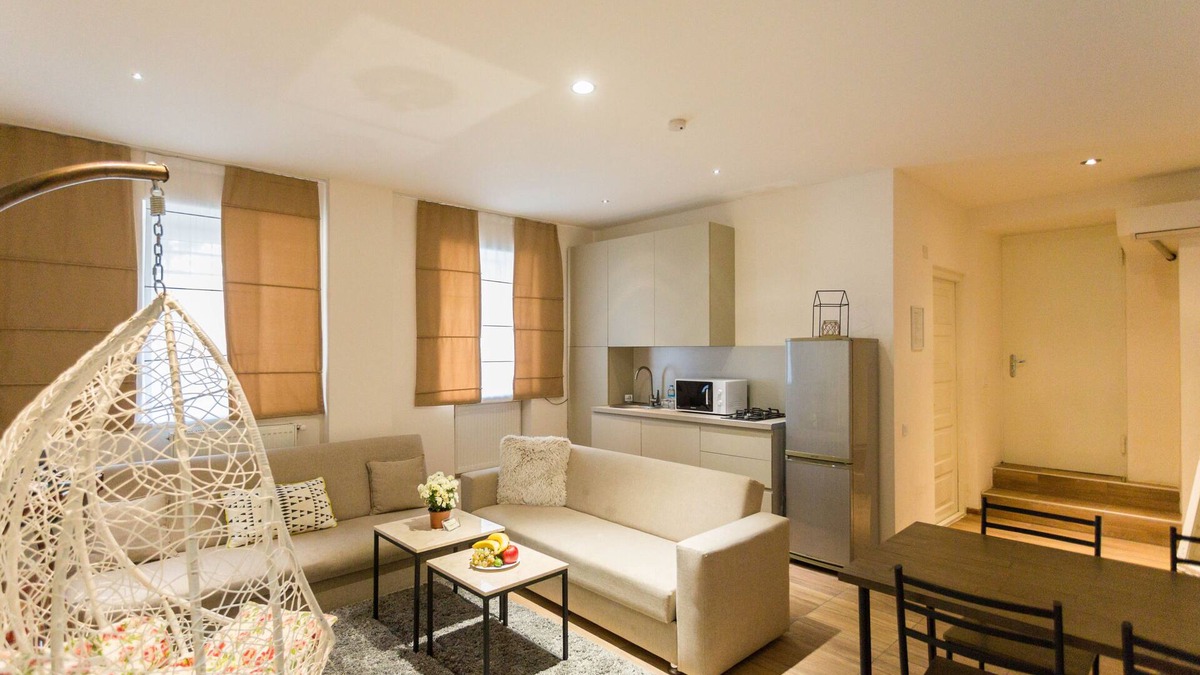 Vera Apartment | Falcon Apartments - Vinyl