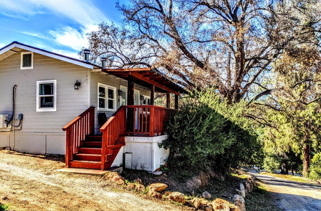 Pauma Valley Cabin | Falcon's Chalet- Cabin