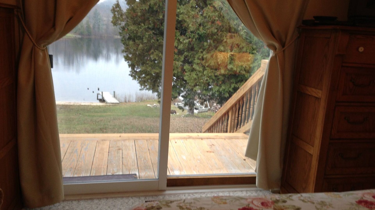 Central Lake House | Fall Colors 9/29-10/1 or 10/6-15@Lake Home: Country Living w/Modern Comforts!