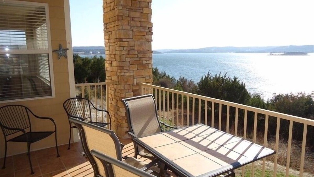 Hollister Condo | Fall Dates open! Luxury Lakefront Condo! 2 King Beds/2 New Baths, What A View!