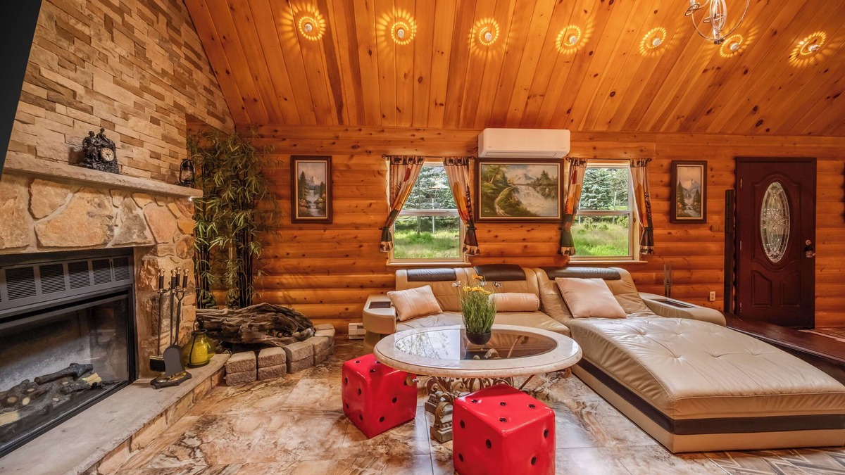 Long Pond House | FALL DEAL! 3rd night FREE! Hot Tub, Firepit, Sauna, Game Room, Fireplace, BBQ