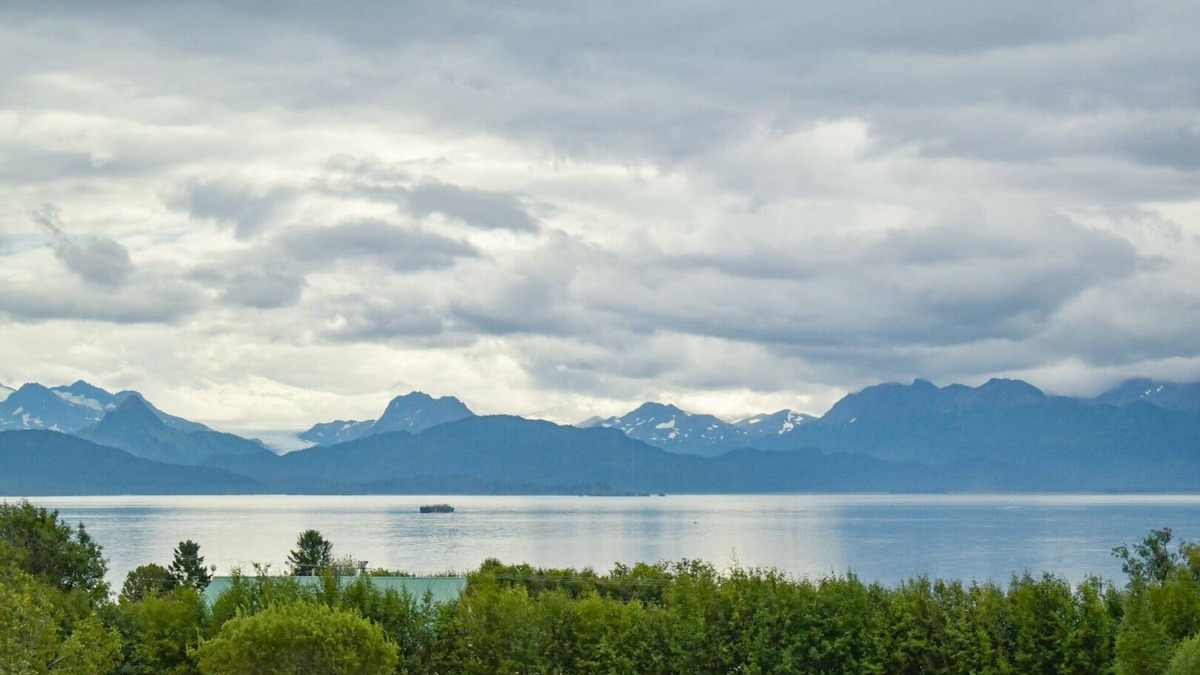Kachemak House | Fall Deals! Panoramic Ocean and Mountain Views!
