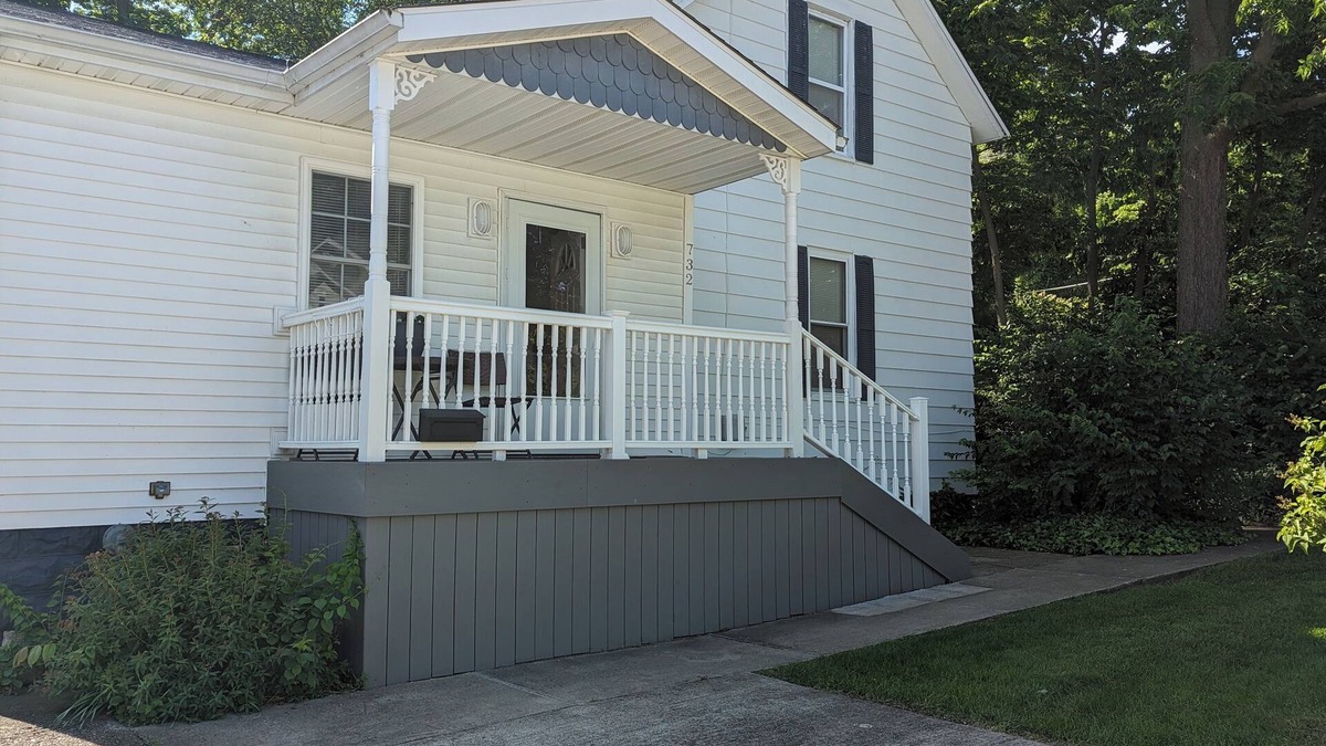 Saint Joseph House | Fall get-aways. Walk to beach. Walk to town. Wonderful time to visit SJ!nnnn