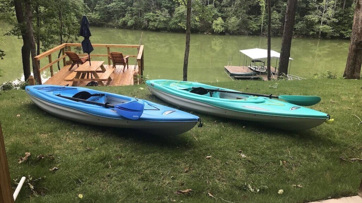 Crane Hill House | Fall getaway deals on Smith Lake! 3 BR, firepit, kayaks, & canoe