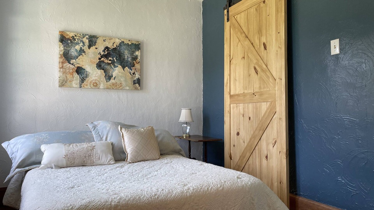 Lily Dale House | Fall in love with the Cassadaga Lakes like we did!