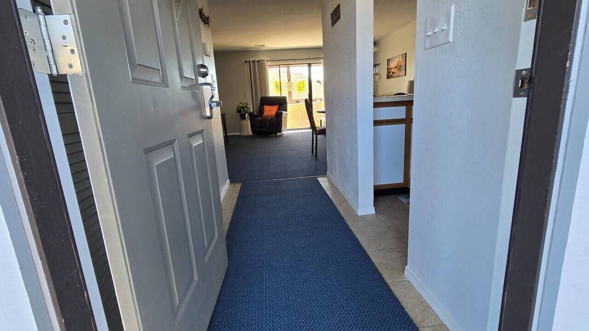 Kimberling City Condo | Fall in The Ozarks on Beautiful Table Rock Lake in this 2bd 2ba condo!