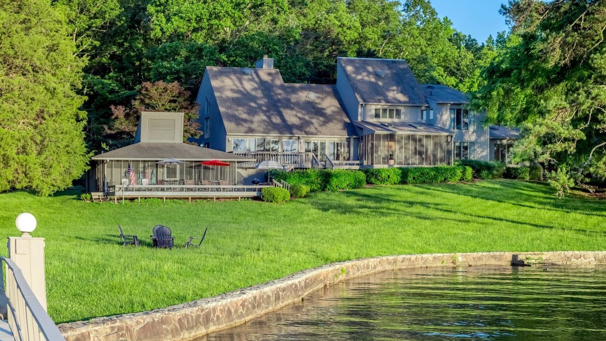 Mount Vernon House | Fall into Savings