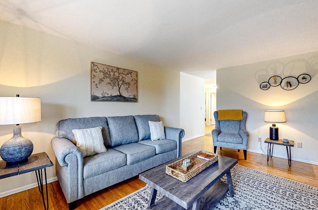 Canandaigua House | Falling Leaf Hideaway