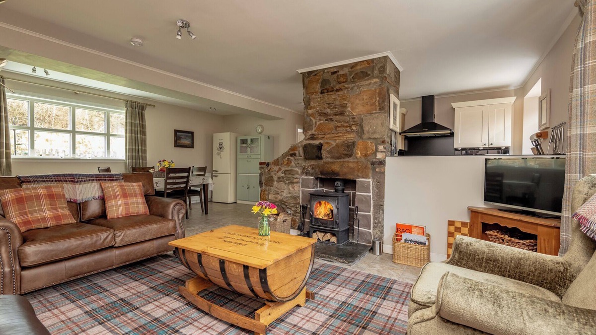 Glenlivet Cottage | Falls Cottage in Speyside on the edge of the stunning Cairngorms National Park.
