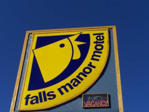 Niagara Falls Hotel | Falls Manor Resort