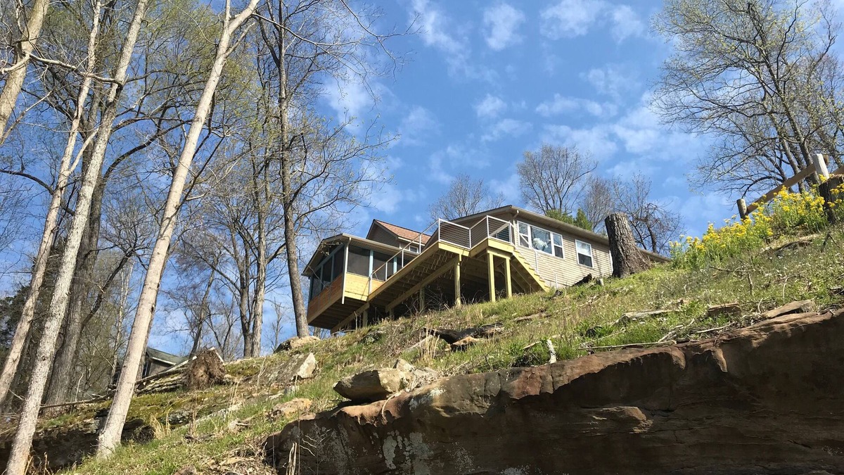 Se Ree House | Falls of Rough Home with a View