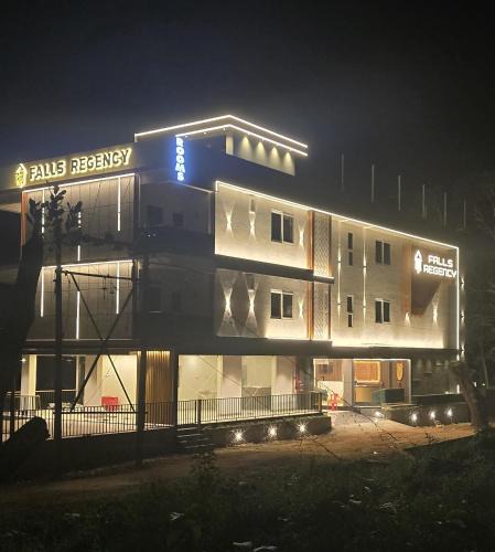 Takkalai Hotel | Falls Regency