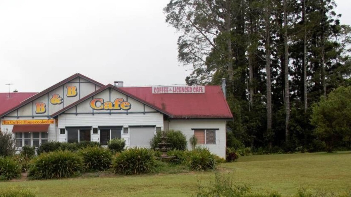 Millaa Millaa Bed & Breakfast | Falls Teahouse B&B
