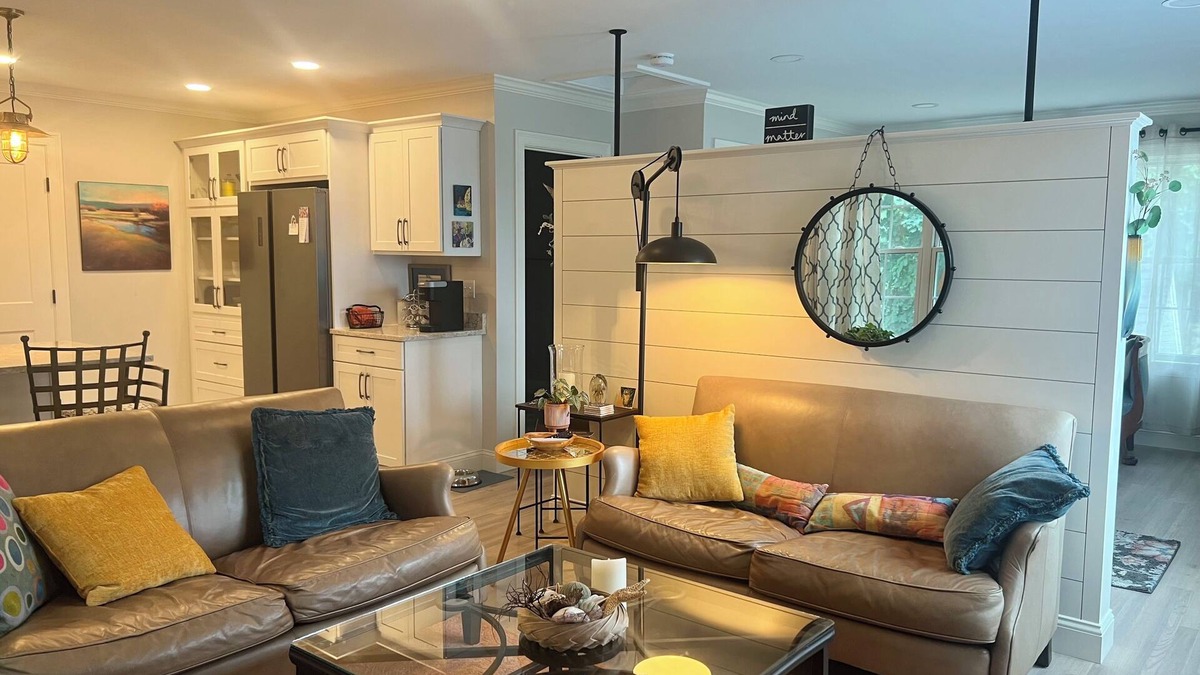 Falmouth Foreside Apartment | Falmouth Foreside, Maine-Walk to ocean beach, market and restaurant.