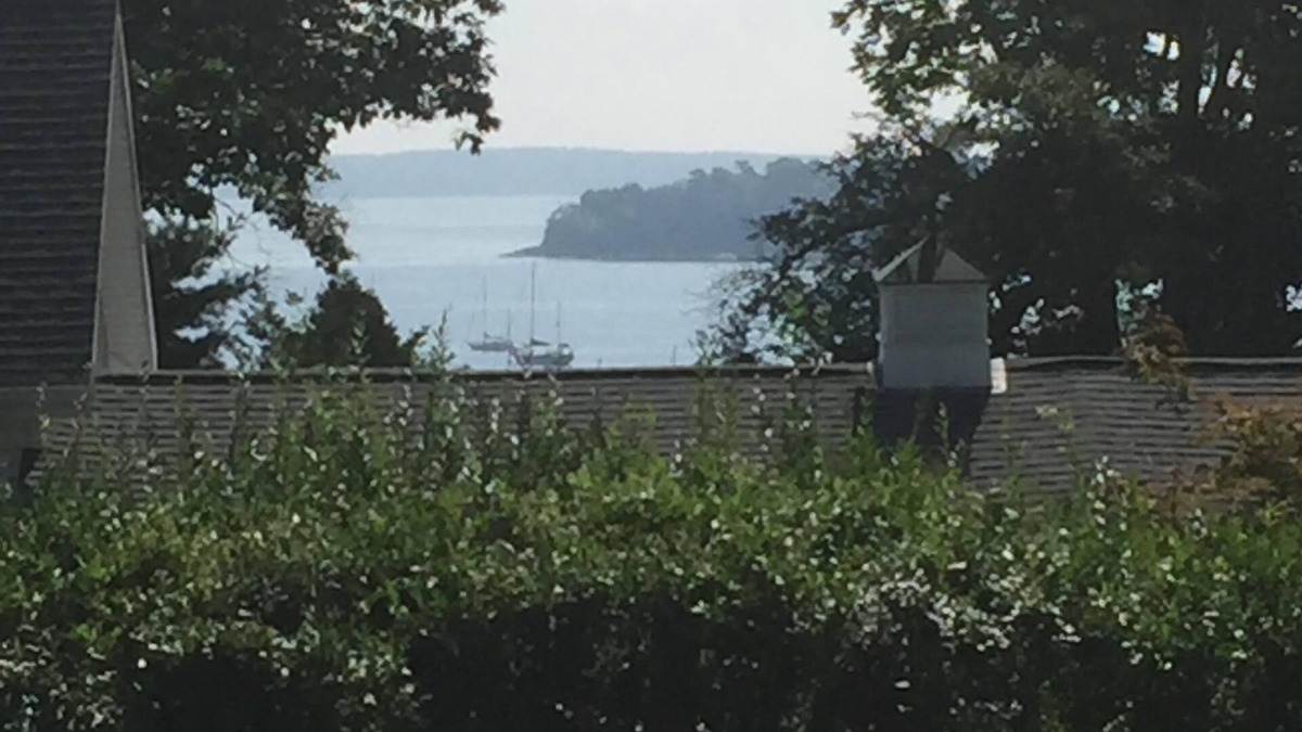 Town Landing Apartment | Falmouth Waterfront Carriage House Apt