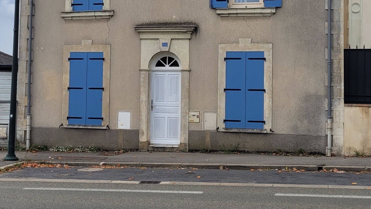 Chateau-Gontier House | Family townhouse