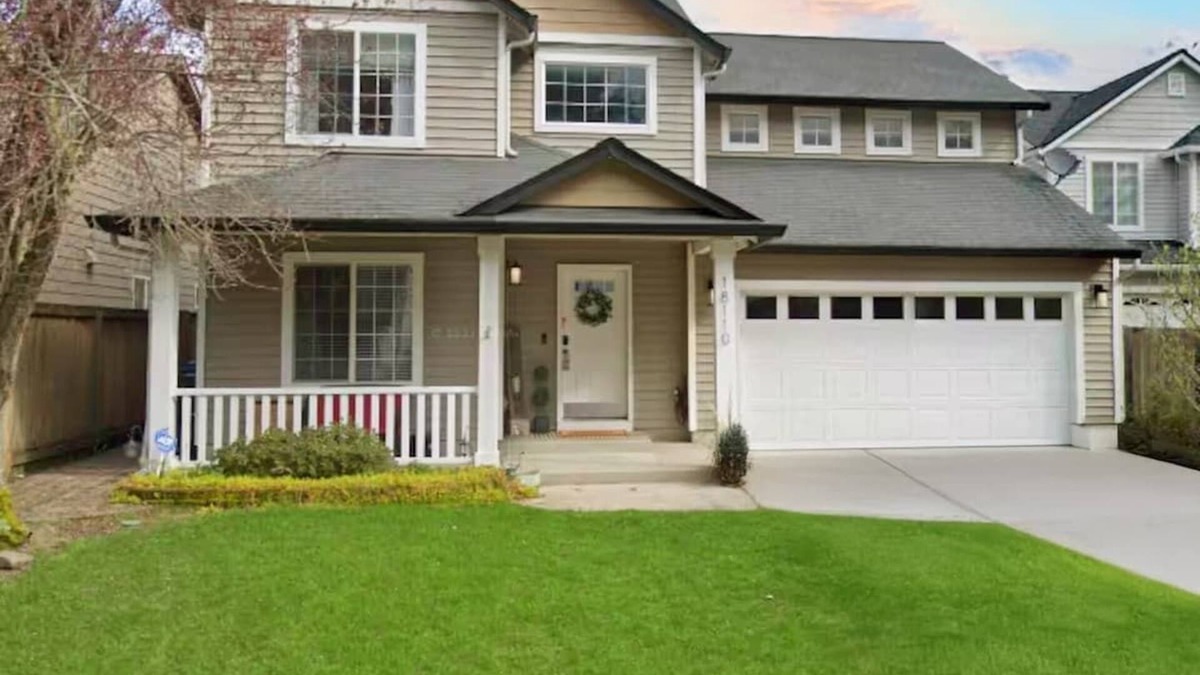 Vancouver House | Fam-Friendly 4BR | Patio, Fire Pit + Play Area