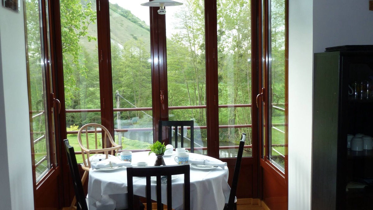 Pitres House | Familial guest house rental for 4 people 20min away from Rouen