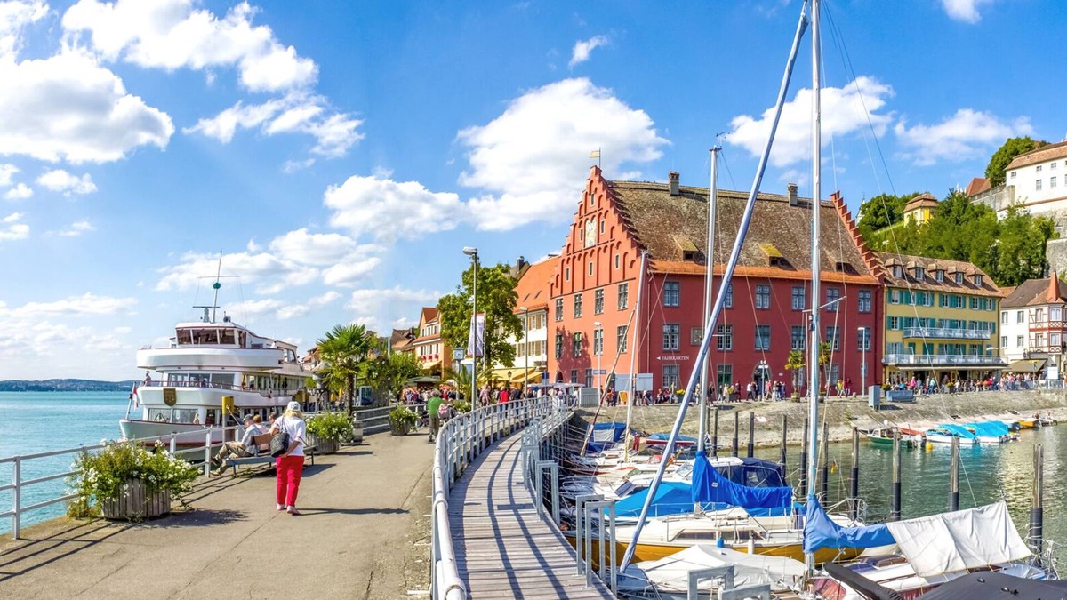 Meersburg Apartment | Familien-Apartment 1 near the shore of Lake Constance with Wi-Fi