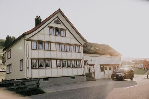 Schwende House | Familien-Chalet am Alpstein für Gruppen bis 12 Personen und Familien, Appenzell Premium Privatunterkunft im Ski- und Wandergebiet Hoher Kasten