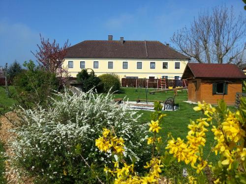 Steinakirchen am Forst House | Familienbauernhof Strassbauer