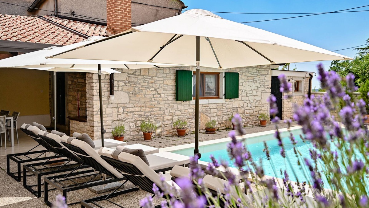 Krnica Villa | Familienferienhaus mit Schwimmbad, Sauna & Spielzimmer in Istrien, pet Friendly