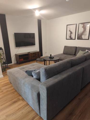 Damm Apartment | Familienfreundliche DGW in ruhiger Lage für 4 Personen - Waschtrockner, Arbeitsplatz, Balkon und Gartennutzung