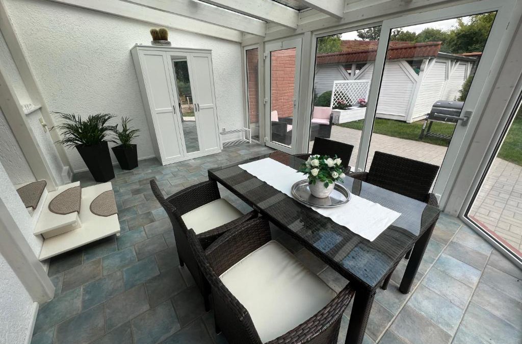 Badow Apartment | Familienfreundliche Ferienwohnung mit Wintergarten