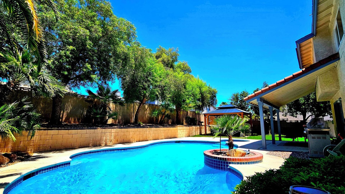 Canyon Gate House | Families! Get-a ways! Vegas Vacation Haven, 4BD/3BT/Pool/Spa/BBQ