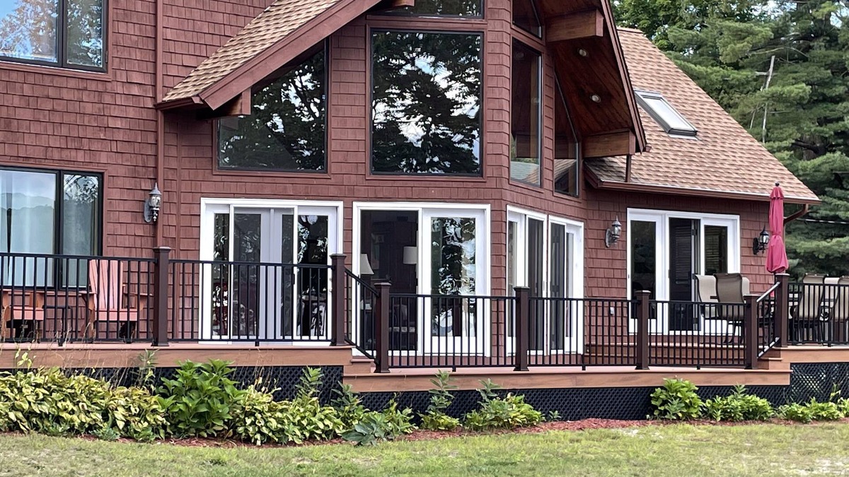 Harrison House | Families, Large Home-Sleeps18, Sandy Beach.