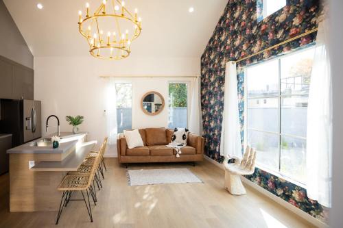Burbank House | Family 1BR Retreat Near Airport & Studios , EV