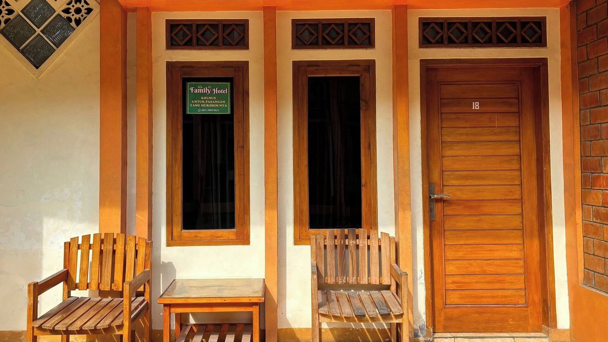 Cipatujah Hotel | Family 24 Hotel near Pantai Cipatujah