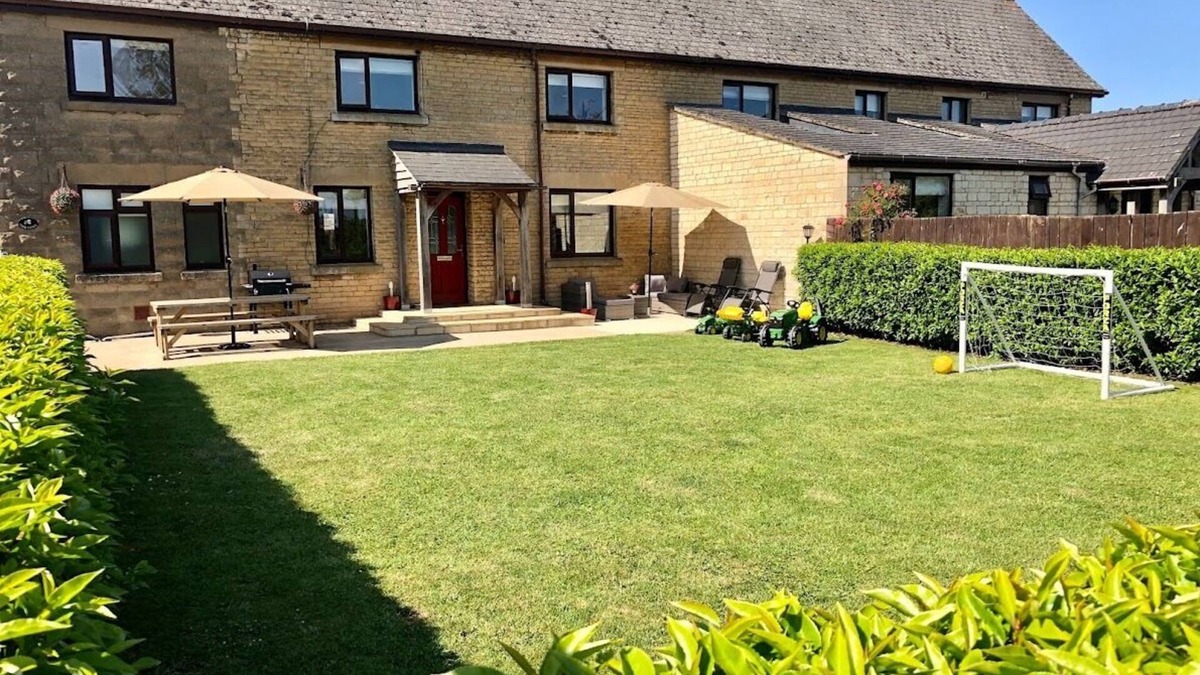 Castle Bytham Cottage | Family and Dog Friendly 3 bedroom holiday Cottage near Oakham & Rutland Water