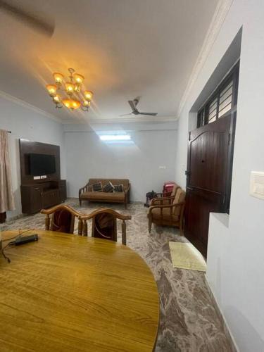Hyderabad Apartment | Family and official bookings only
