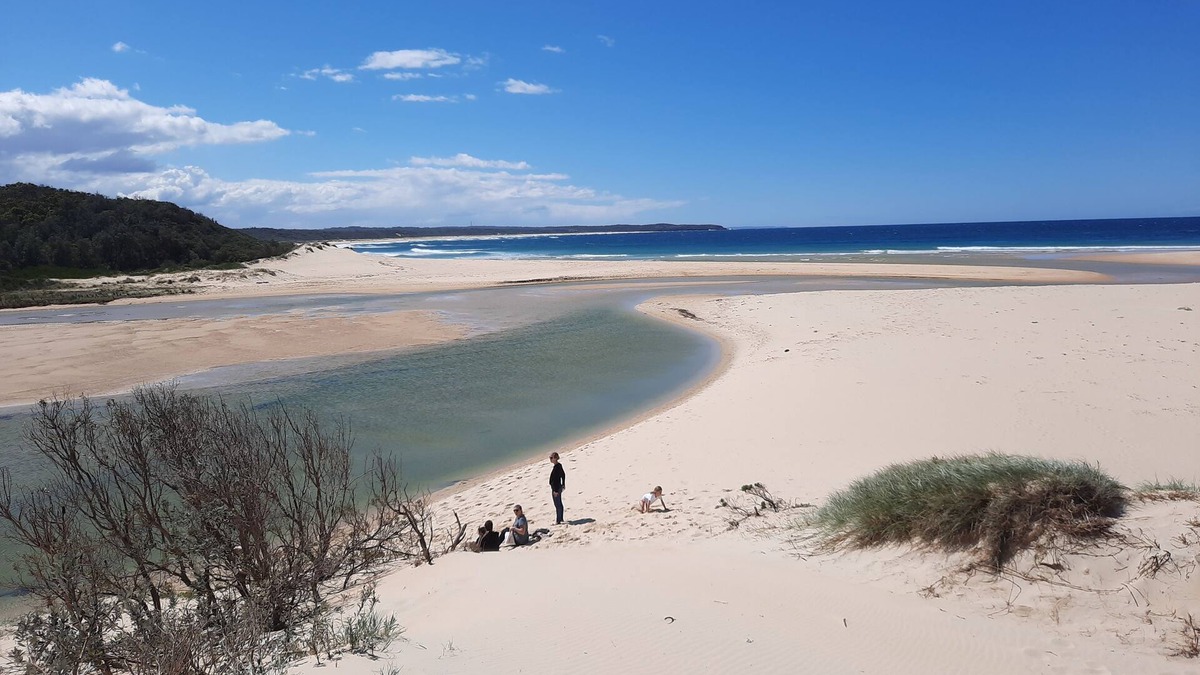 Lake Tabourie House | Family and pet friendly beach holiday home Lake Tabourie