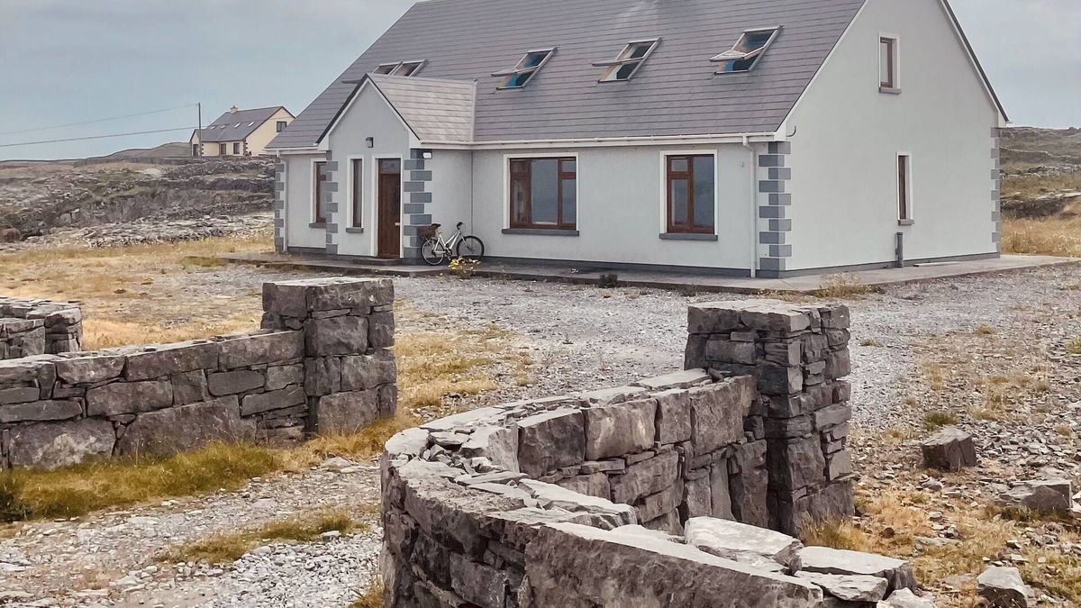 Inishmore House | (Family and pet friendly), Inishmore, Aran Islands, Large spacious property!