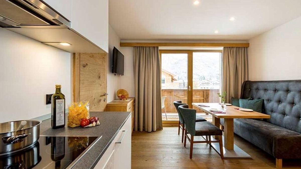 Seefeld Pedestrian Zone Apartment | Family Apartment - Tyrolean Wine Bar