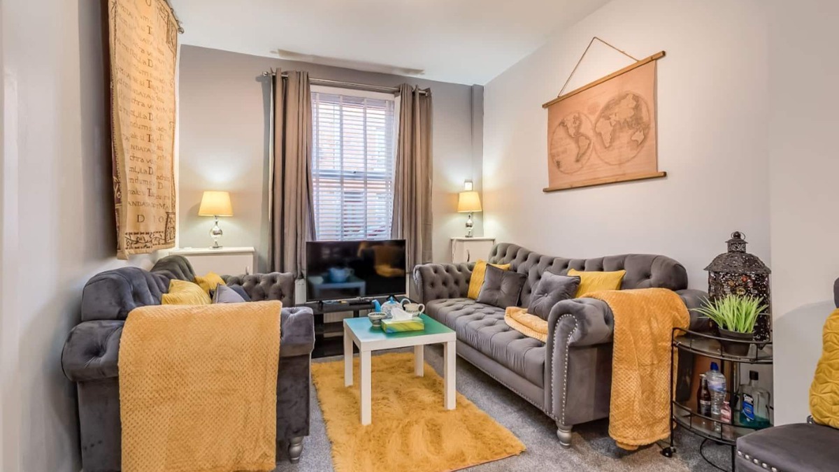 Belfast City Centre Apartment | Family Apartment by Central Belfast Apartments