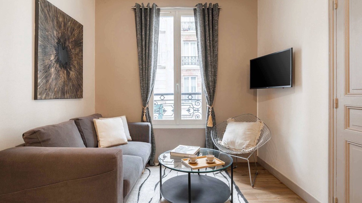 Plaisance Apartment | Family apartment in Paris: 2 bedrooms, WiFi & close to attractions