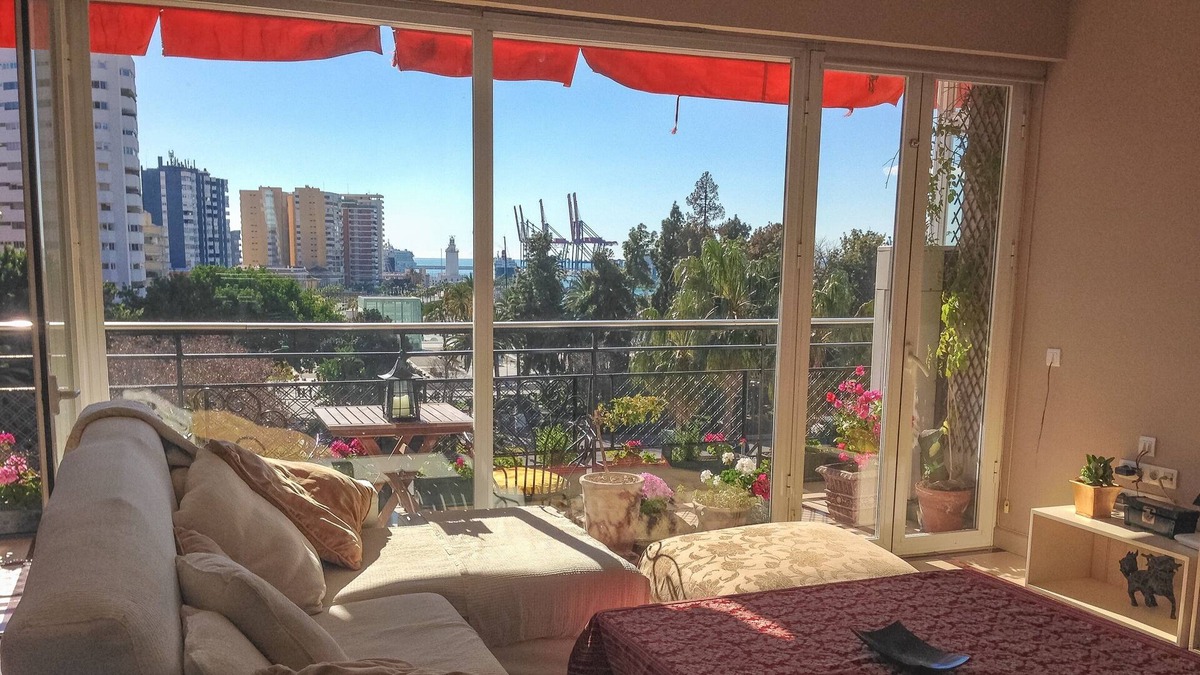 Campos Eliseos Condo | Family apartment next to the center and beach with sunny terrace, parking, wifi.