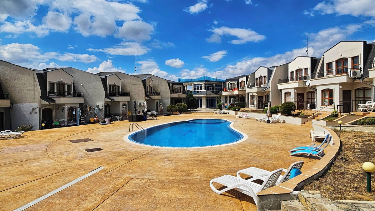 Sunny Beach Apartment | Family apartment with pool