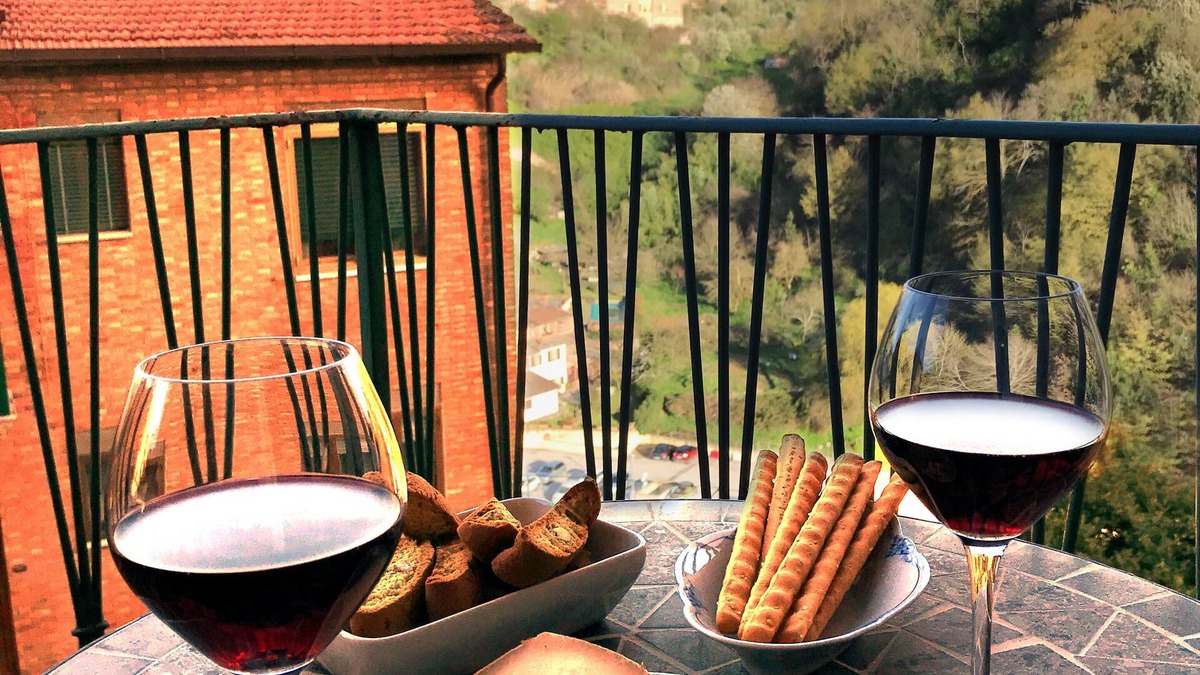 Siena Historical Center Condo | Family apartment with magical view on the old city, balcony, wifi & parking