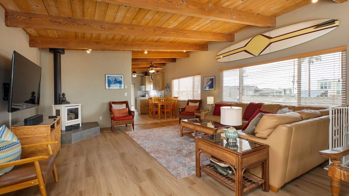 Opal Cliffs House | Family Beach Retreat HOT TUB. BIKES. SURF BOARDS, BBQ, BEACH ACCESS