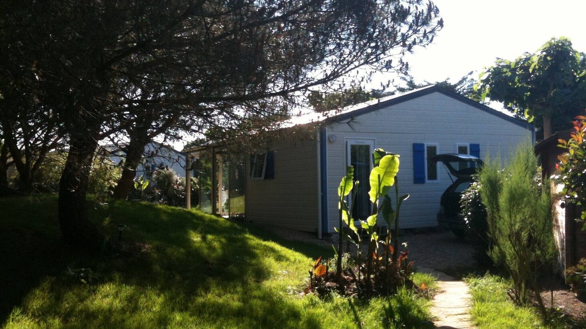 Saint-Cyr-en-Talmondais Ski Chalet | FAMILY CHALET in residential park with swimming pool in florida