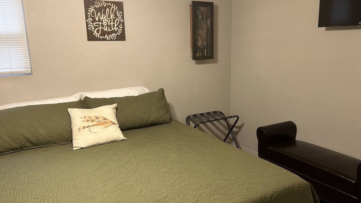 Cassville Cabin | Family Cabin 20- Great place to be!