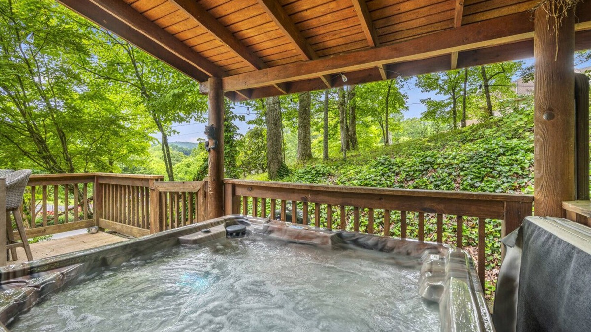 Gatlinburg Cabin | Family Cabin - Private Hot Tub, Game Rm, Disc Golf, Pets