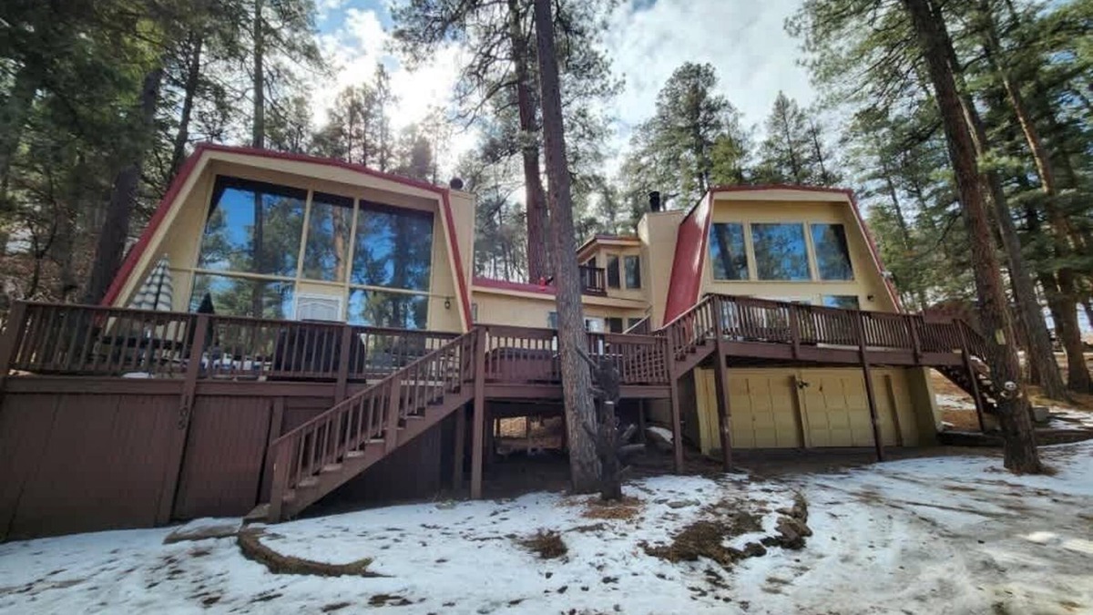Ruidoso House | Family Cabin w/Hot Tub ~ Game Room ~ 5 Mins to Midtown