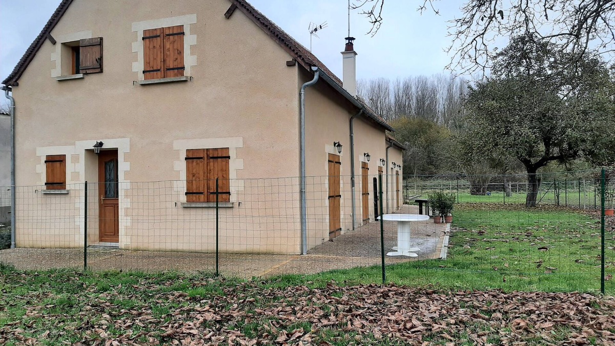 Cosne-Cours-sur-Loire House | FAMILY COTTAGE IN THE COUNTRY