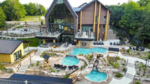 Barrie Apartment | Family Comfort Stay - 2 Bedroom Apartment